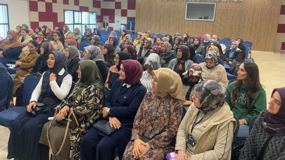 Sivas’ta aileler için yeni buluşma: İlk seminerde adalet konuşuldu
