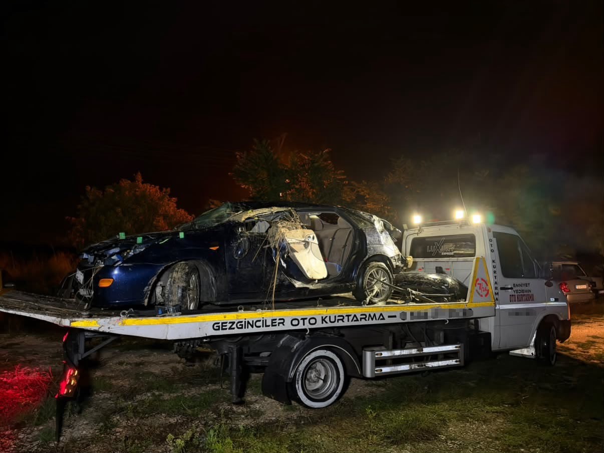 Safranbolu’da otomobil takla attı: Üç kişi hastaneye kaldırıldı